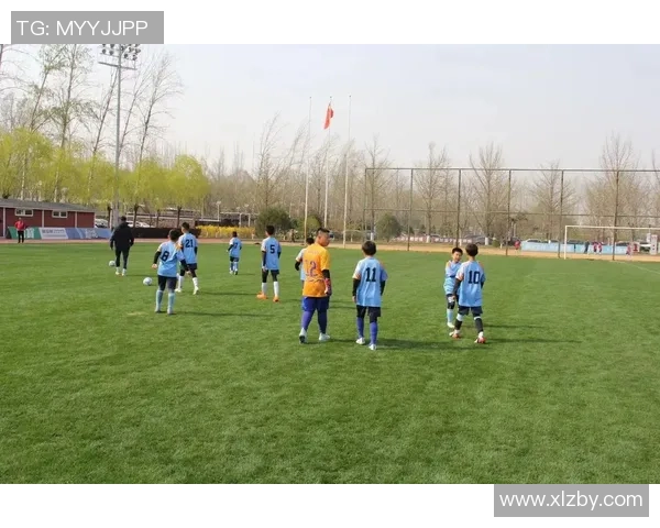 以我为中心的足球之星：从青涩少年到世界顶尖球员的奋斗历程